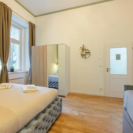 Apartament Homely I 48m2 I Elevator I Self Check-in Praga
