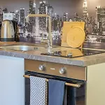 Homely I 48m2 I Elevator I Self Check-in Apartamento